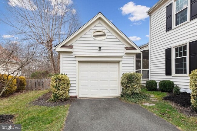 6603 Forsythia St in Springfield, VA - Building Photo - Building Photo