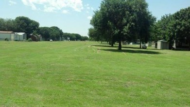 Country Oaks in San Antonio, TX - Building Photo - Building Photo