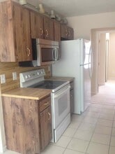 6415 Sable Woods Dr E in Jacksonville, FL - Foto de edificio - Building Photo