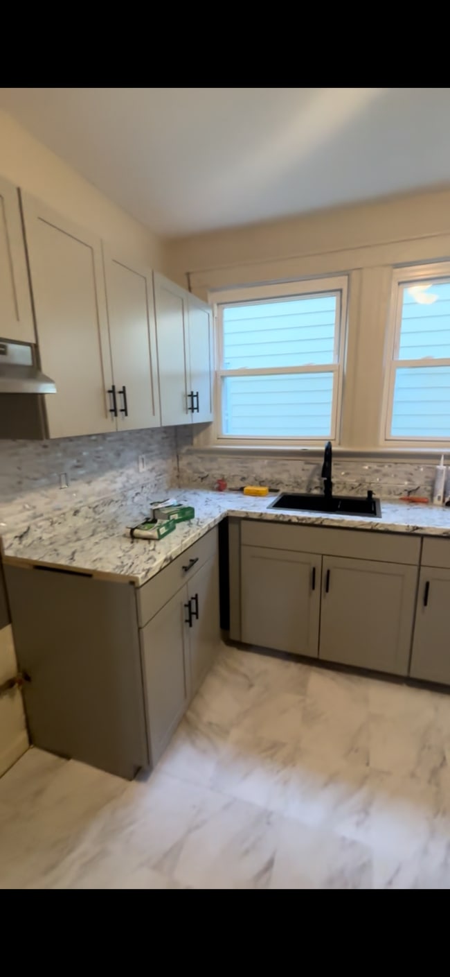 889 S 20th St, Unit Newly renovated apartment in Newark, NJ - Building Photo - Building Photo