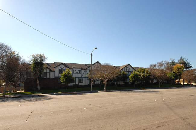 Trailside Apartments in Monrovia, CA - Building Photo - Building Photo