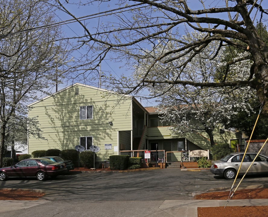 King Dishman in Portland, OR - Building Photo