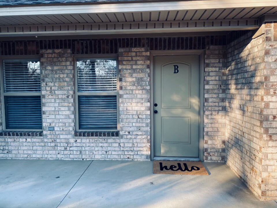 410 W Matthews Ave in Jonesboro, AR - Building Photo