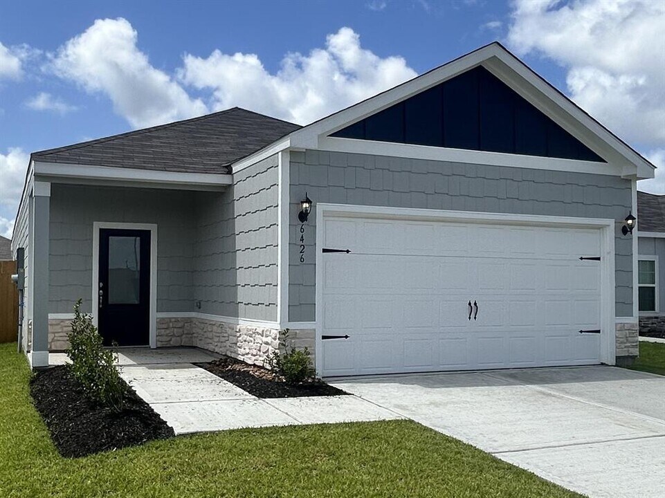 6426 Summer Pass Dr in Houston, TX - Building Photo