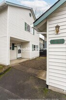 4500 SE Roethe Rd in Portland, OR - Building Photo