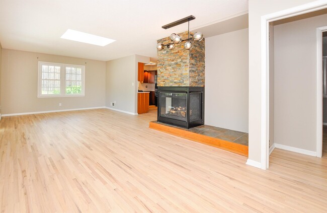 714 14th Ave SW in Rochester, MN - Foto de edificio - Building Photo