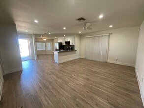 9124 Fuchsia Ave in California City, CA - Building Photo - Building Photo