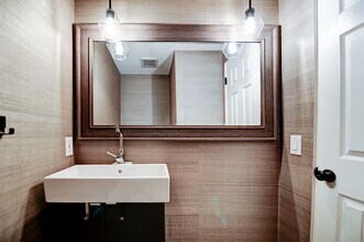 341 Riviera Dr in Costa Mesa, CA - Building Photo - Building Photo