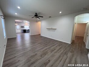 8107 Monte Seco in San Antonio, TX - Foto de edificio - Building Photo