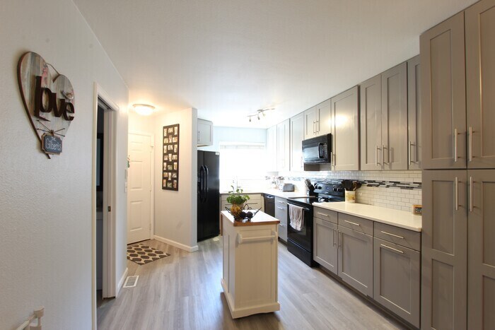 8747 W Cornell Ave in Lakewood, CO - Building Photo