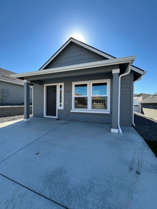 property at 3706 S Quay St