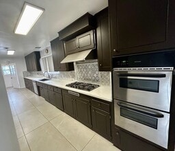 623 N Pine Pl in Anaheim, CA - Building Photo - Building Photo