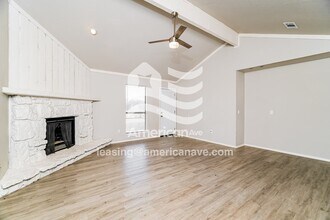 8009 E Lansing St in Broken Arrow, OK - Foto de edificio - Building Photo