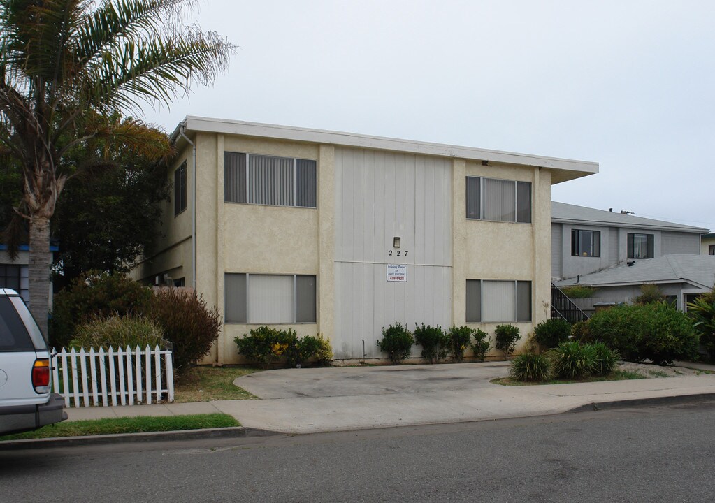 227 Daisy Ave in Imperial Beach, CA - Building Photo