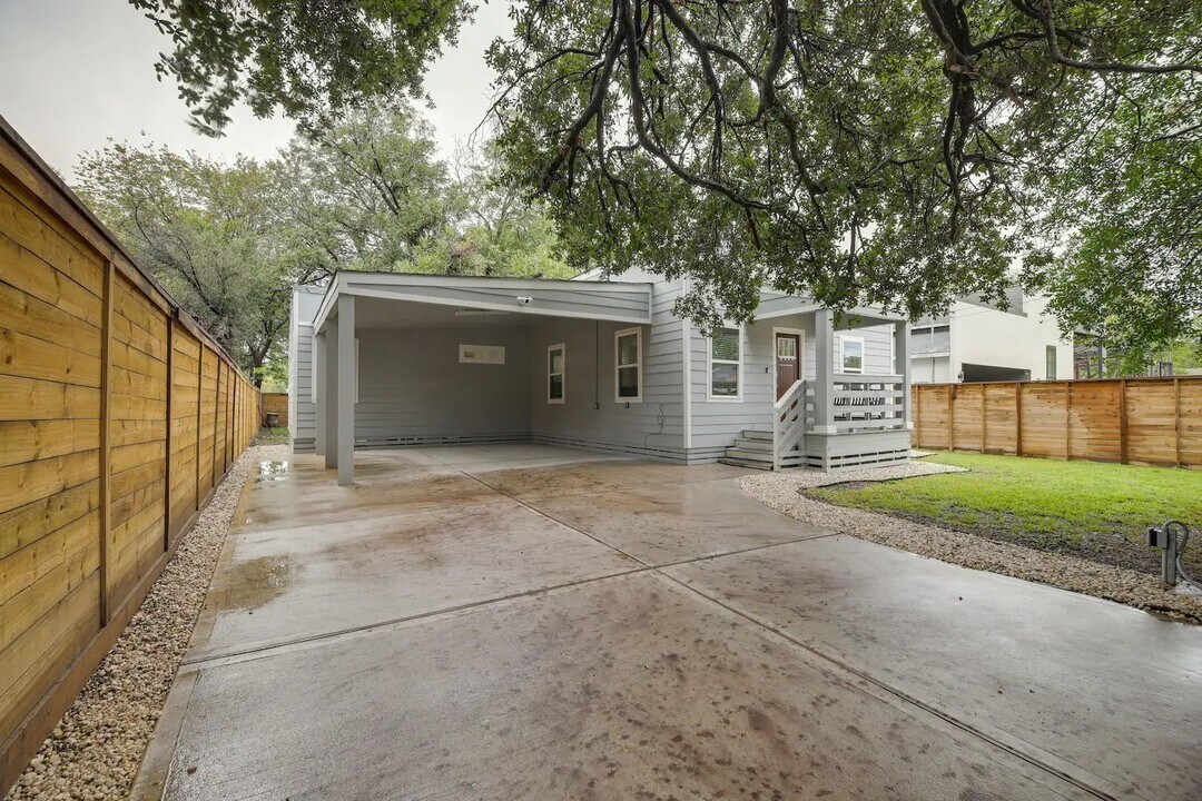 3523 Bain St in Houston, TX - Building Photo