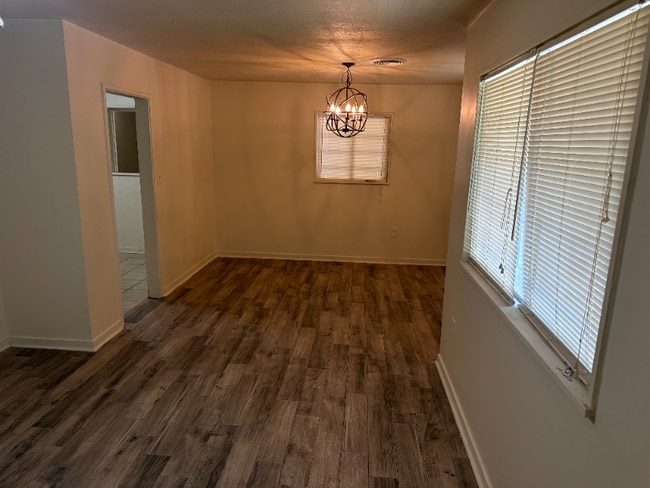 3049 Lakewood Dr in Jackson, MS - Foto de edificio - Building Photo