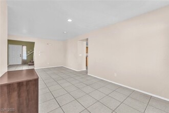 2526 Begonia Valley Ave in Henderson, NV - Building Photo - Building Photo