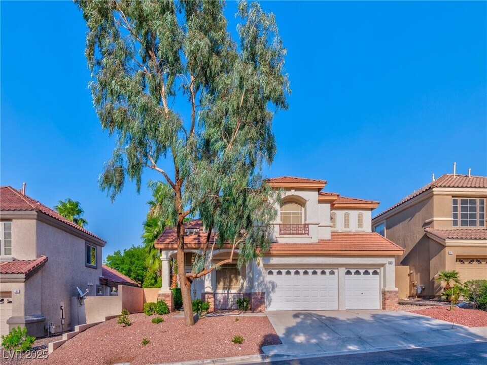 2075 Jupiter Hills Ln in Henderson, NV - Building Photo