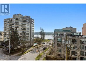 1406 Harwood St in Vancouver, BC - Building Photo - Building Photo