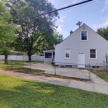 3403 Woodland Ave in Royal Oak, MI - Foto de edificio - Building Photo