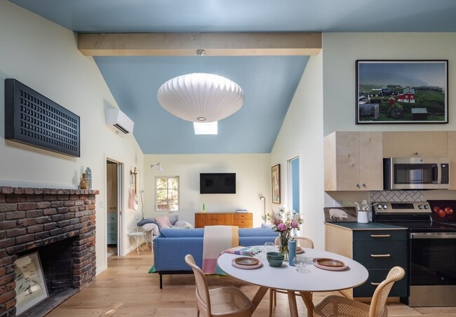 16068 Maricopa Hwy in Ojai, CA - Building Photo - Building Photo