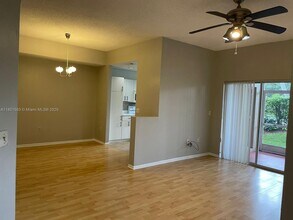 16318 Malibu Dr in Weston, FL - Building Photo - Building Photo
