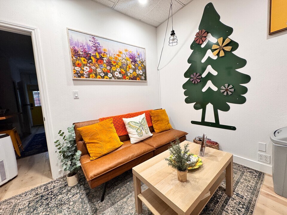 6040 Cedar St, Unit A in Wrightwood, CA - Foto de edificio