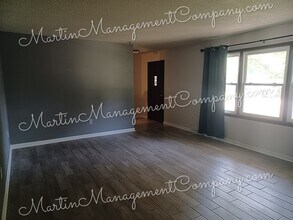 810 Ruth Ann Dr in Sedalia, MO - Building Photo - Building Photo