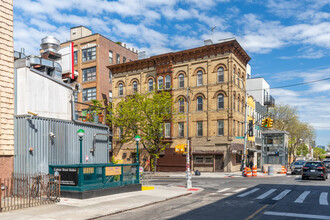 575 Lorimer St in Brooklyn, NY - Building Photo - Building Photo