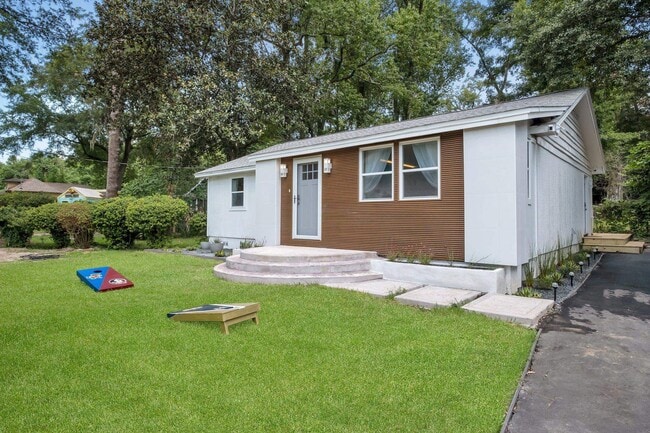 719 E Tennessee St in Tallahassee, FL - Building Photo - Building Photo