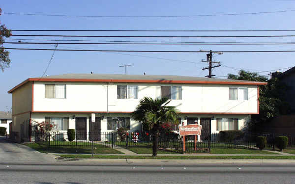 15828 S Normandie Ave in Gardena, CA - Building Photo