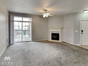 3872 S Dallas St, Unit 202 in Aurora, CO - Building Photo - Building Photo