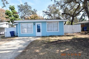 363 Milwaukee Ave in Dunedin, FL - Building Photo