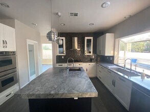 8132 Bay Harbor Dr in Las Vegas, NV - Building Photo - Building Photo