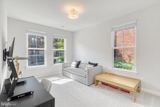 9339 Lemon Mint Ct in Fairfax, VA - Building Photo - Building Photo