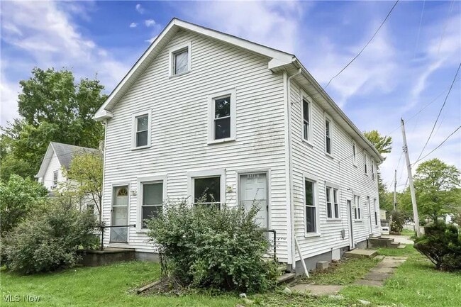 property at 1601 Grafton Rd