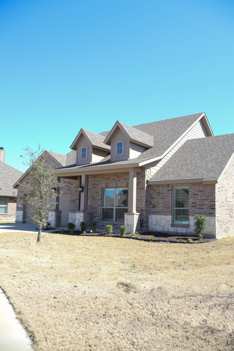 1733 Trinity St in Burleson, TX - Building Photo