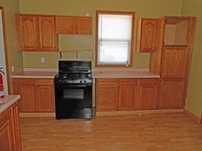 2210 W 4th St, Unit 2210 W 4th Street #1 in Davenport, IA - Foto de edificio - Building Photo