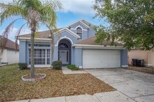 357 Riggs Cir in Davenport, FL - Building Photo