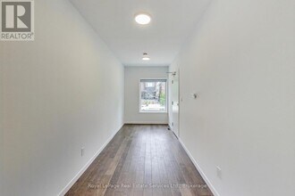 846 Carlaw Ave in Toronto, ON - Building Photo - Building Photo