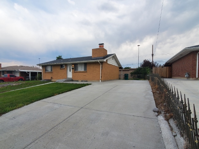property at 7641 Elmwood Ln