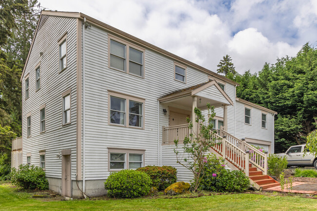 4830 S 152nd St in Tukwila, WA - Building Photo - Building Photo