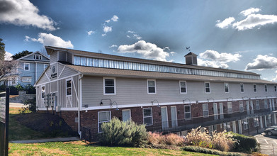 The Livery Apartments in Winston-Salem, NC - Foto de edificio - Building Photo