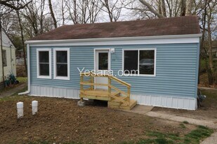 111 Belmont Ct in Burlington, IA - Building Photo