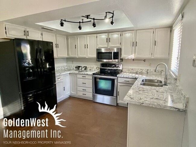 6515 W Poinsettia Dr in Glendale, AZ - Building Photo - Building Photo