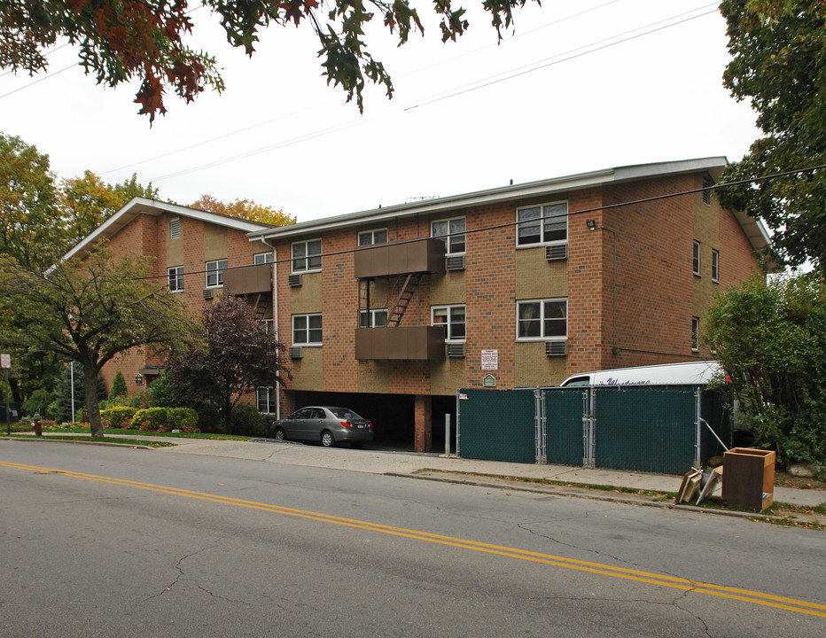 CHESTNUT HILL in Port Chester, NY - Building Photo