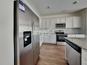 2122 Laurel Vlg Cir in Belmont, NC - Building Photo - Building Photo