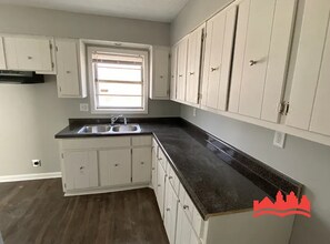 874 Castlewood Ave in Memphis, TN - Foto de edificio - Building Photo