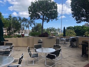 1050 Lunalilo St in Honolulu, HI - Building Photo - Building Photo