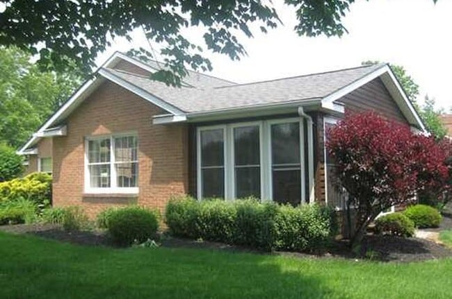 121 Clubhouse Cir in West Middlesex, PA - Building Photo - Building Photo